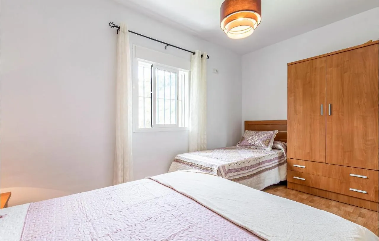 3 Bedroom Stunning Home In Malaga Holiday home