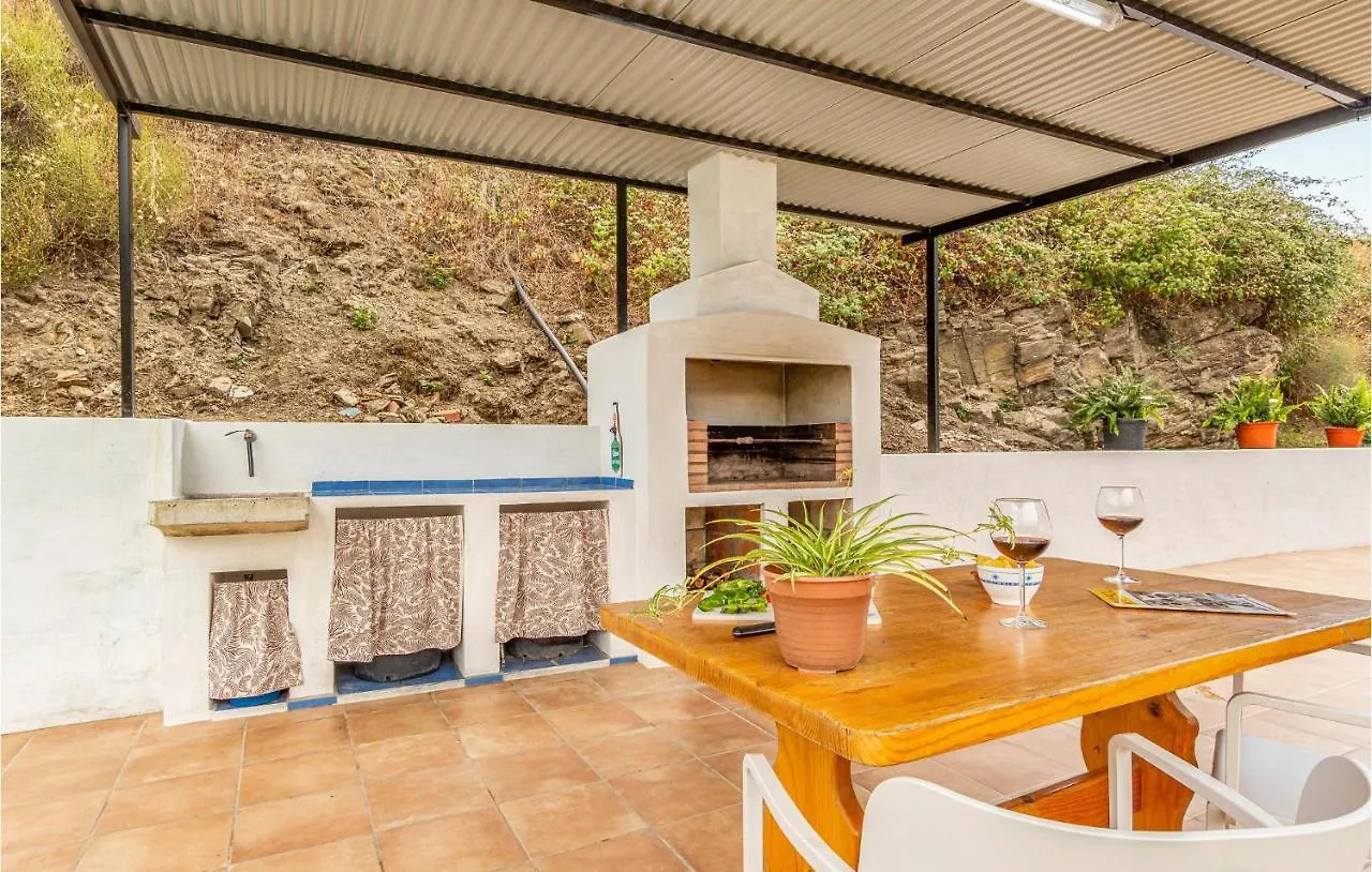 3 Bedroom Stunning Home In مالقة 0*,