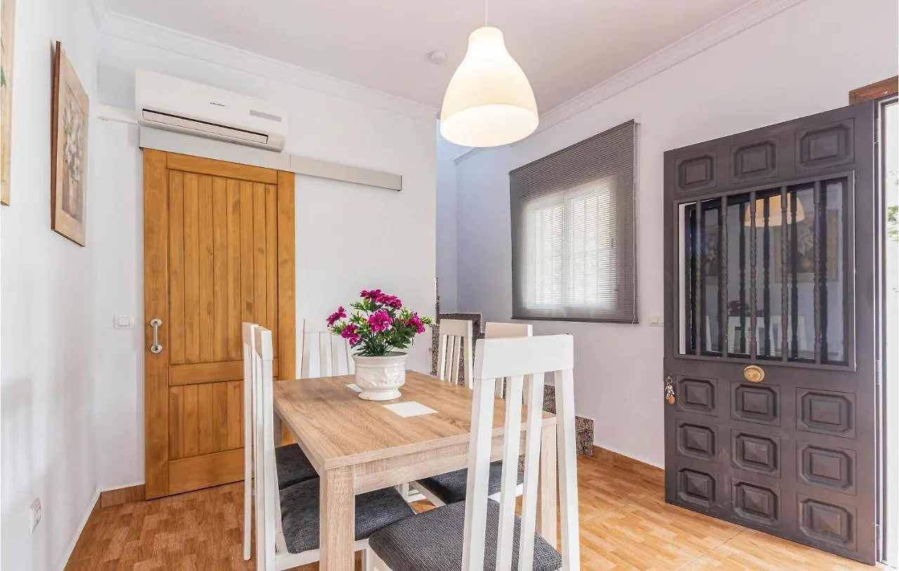 3 Bedroom Stunning Home In Málaga
